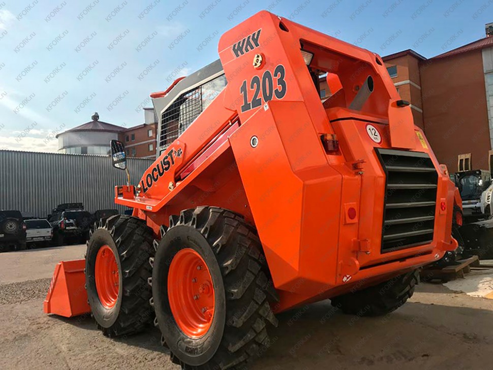 Мини-погрузчик LOCUST L1203